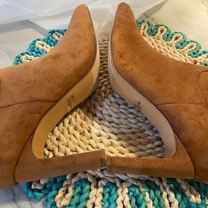 NWOT Lulu’s Carmel Suede Knee Boots